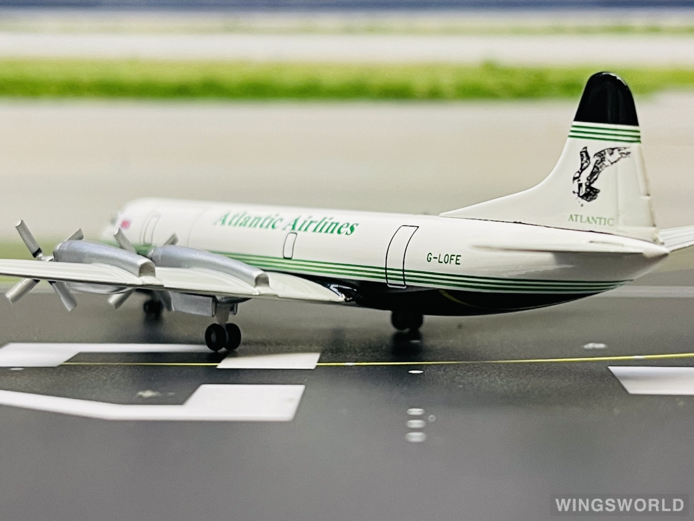 Herpa 1:400 561556 Air Atlantic Lockheed L-188 Electra G-LOFE