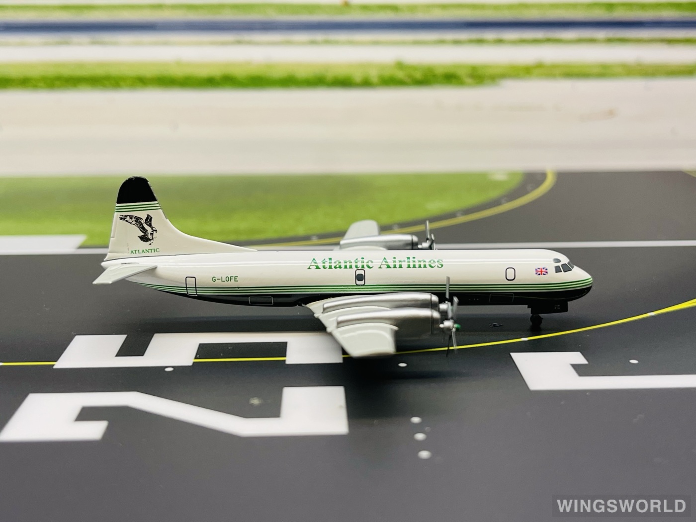 Herpa 1:400 561556 Air Atlantic Lockheed L-188 Electra G-LOFE