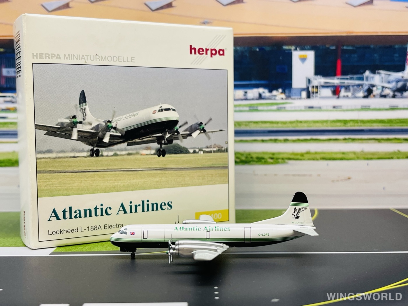 Herpa 1:400 561556 Air Atlantic Lockheed L-188 Electra G-LOFE