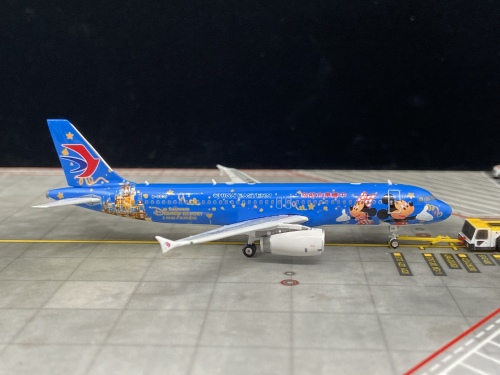 China Eastern 中国东方航空 Airbus A320 B-6635 上海迪斯尼彩绘. PH04095 Phoenix 1:400