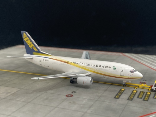 China Postal Airlines 中国邮政航空 Boeing 737-300 B-2527 2010s colors. With rolling gears. Exclusive for Skywings, Guangzhou. SKYWINGS 010 Pandamodel 1:400