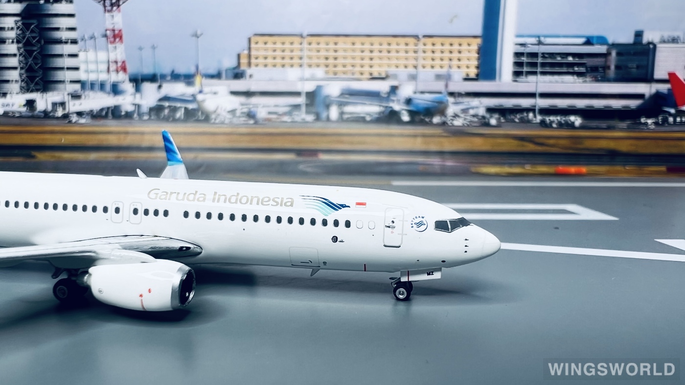 Phoenix 1:400 PH11641 Garuda Indonesia 印度尼西亚鹰航 Boeing 737-800 PK-GMZ