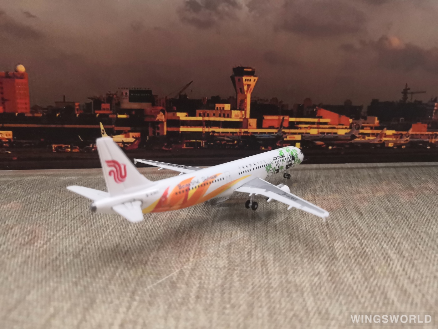 Phoenix 1:400 PH10298 Air China 中国国际航空 Airbus A321 B-6365