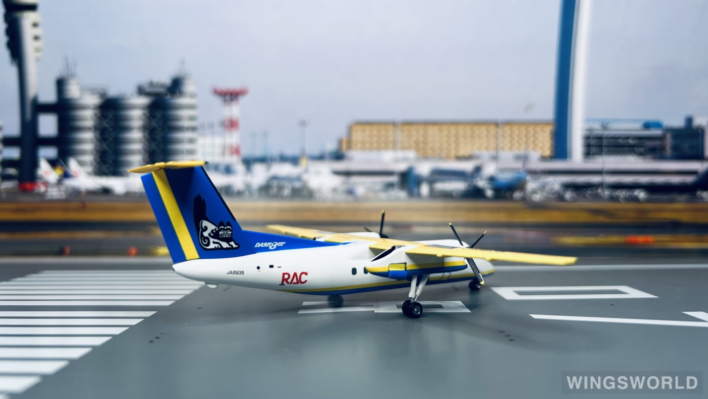 Hogan 1:200 DH28006 Ryukyu Air Commuter 琉球空中通勤 Bombardier Dash 8-100 JA8935