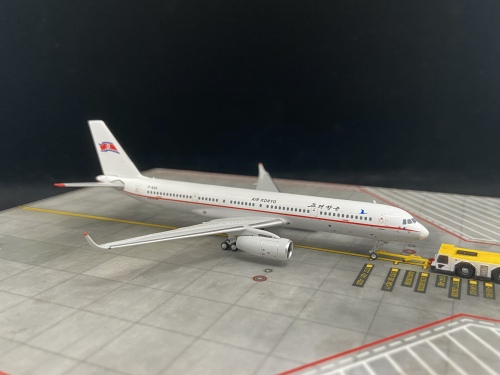 NG models 1:400 Tupolev Tu-204 Air Koryo 朝鲜高丽航空NG40006 P-633