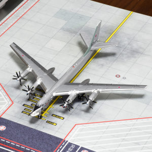 Russian Air Force 俄罗斯空军 Tupolev Tu-95 MS 11  571579 Herpa 1:200