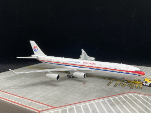 China Eastern 中国东方航空 Airbus A340-300 B-2380  55005 Dragon Models 1:400