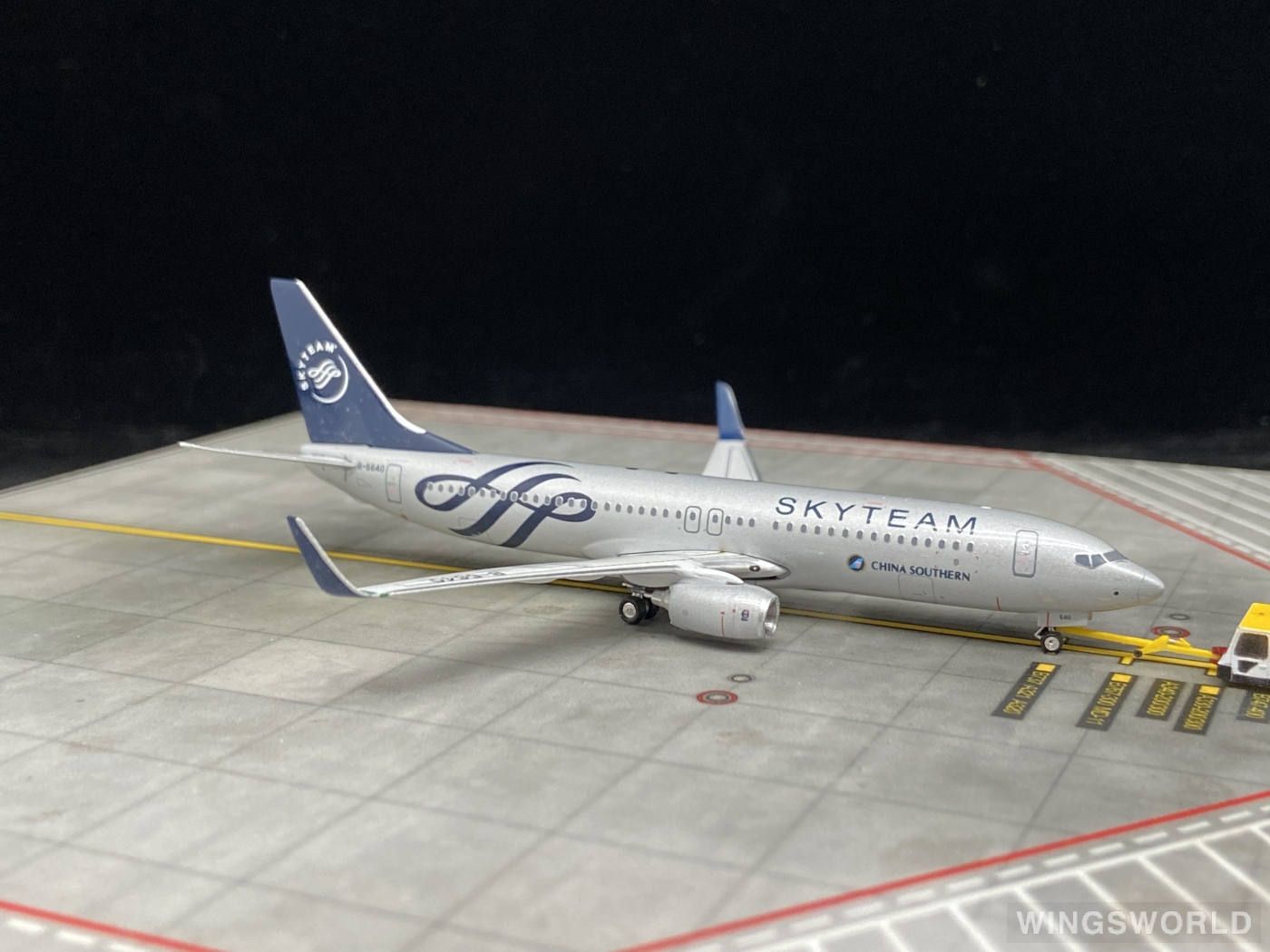 Phoenix 1:400 PH10663 China Southern 中国南方航空 Boeing 737-800 B-5640