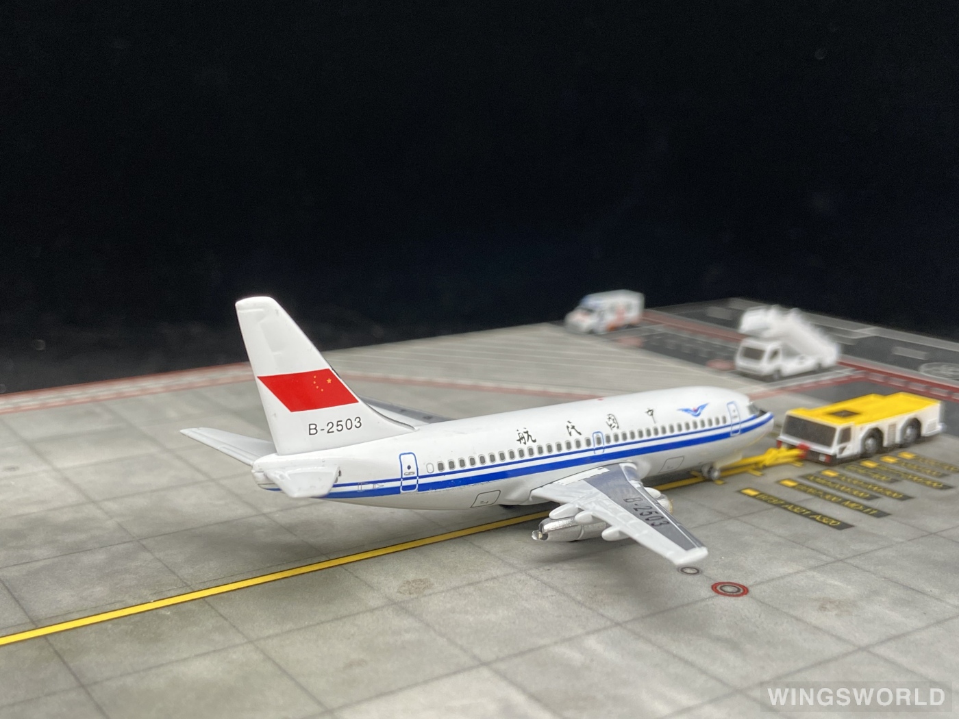 Sky Jets 400 1:400 SKCAAC266 CAAC 中国民航 Boeing 737-200 B-2503