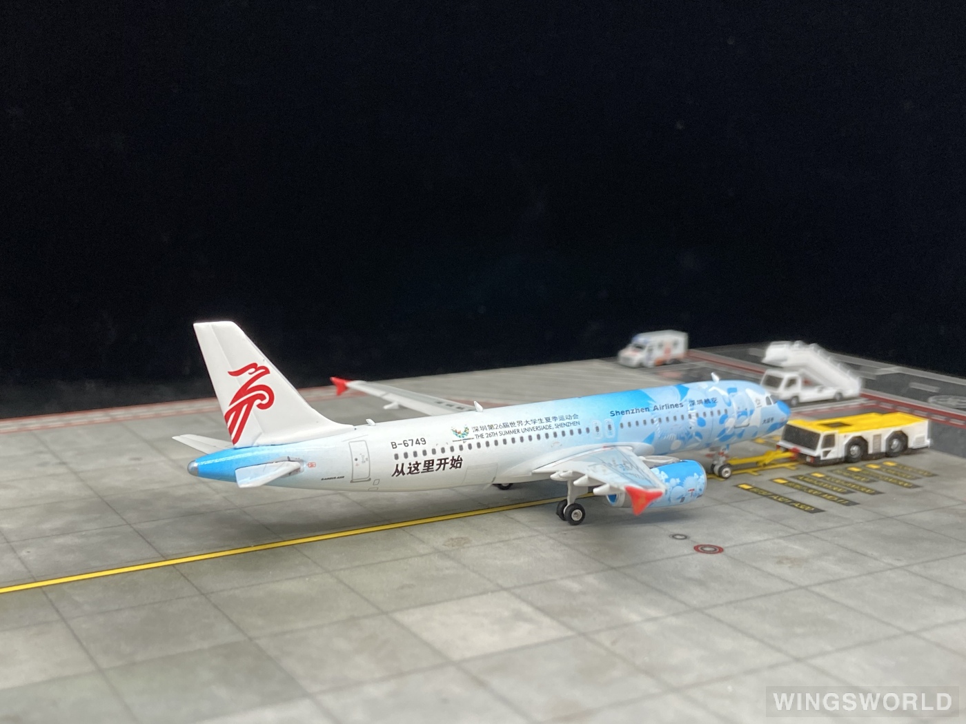 Phoenix 1:400 PH11339 Shenzhen Airlines 深圳航空 Airbus A320 B-6749