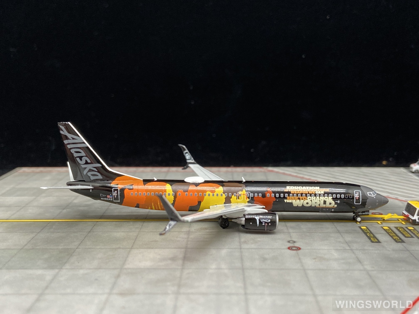 NGmodels 1:400 NG79003 Alaska Airlines 阿拉斯加航空 Boeing 737-900ER N492AS