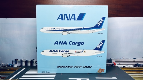 ※こに JFOX 1/200 ANA B767-300ER JFOX 1:200 Boeing 767-300ER ANA 全日空JF-767-3-005 JA625A
