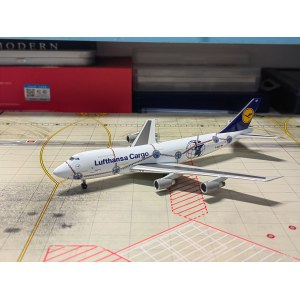 Lufthansa 汉莎航空 Boeing 747-200 D-ABZF Service Revolution A13127 Apollo 1:400