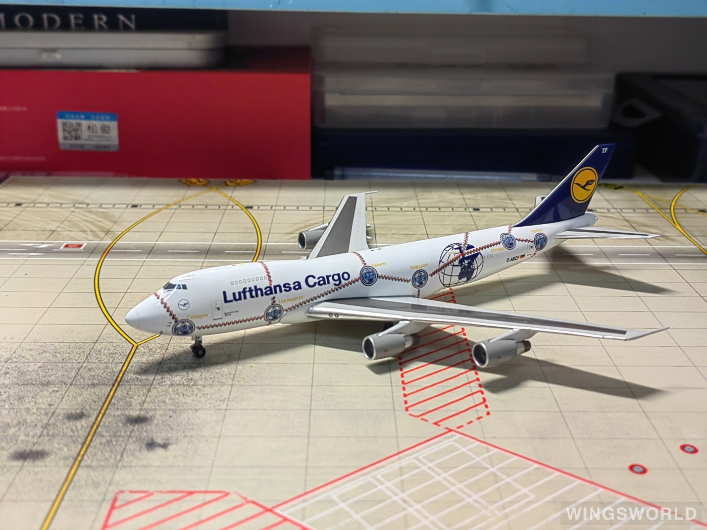 Apollo 1:400 Boeing 747-200 Lufthansa 汉莎航空A13127 D-ABZF 