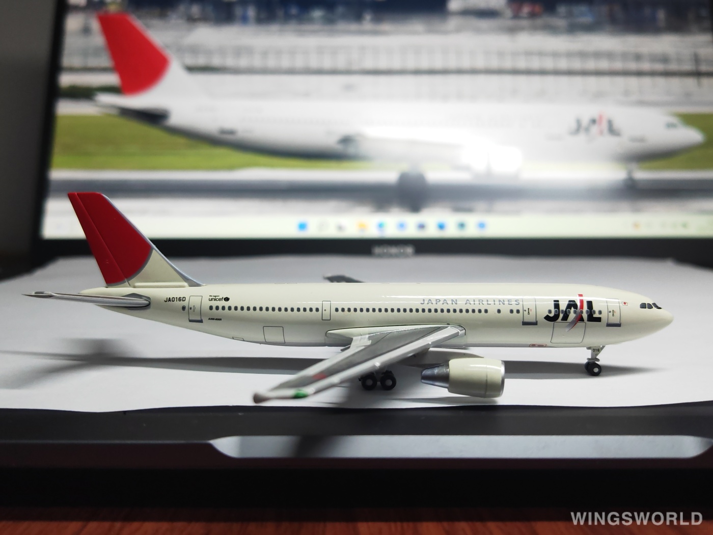 DeAGOSTINI 1:400 12 Japan Airlines 日本航空 Airbus A300-600 JA016D