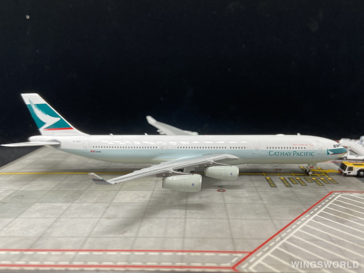 Phoenix 1:400 PH04457 Cathay Pacific 国泰航空 Airbus A340-300 B-HXO