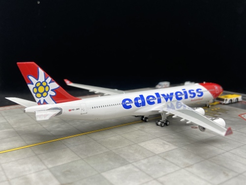 Edelweiss Air 雪绒花航空 Airbus A340-300 HB-JME  PH11749 Phoenix 1:400