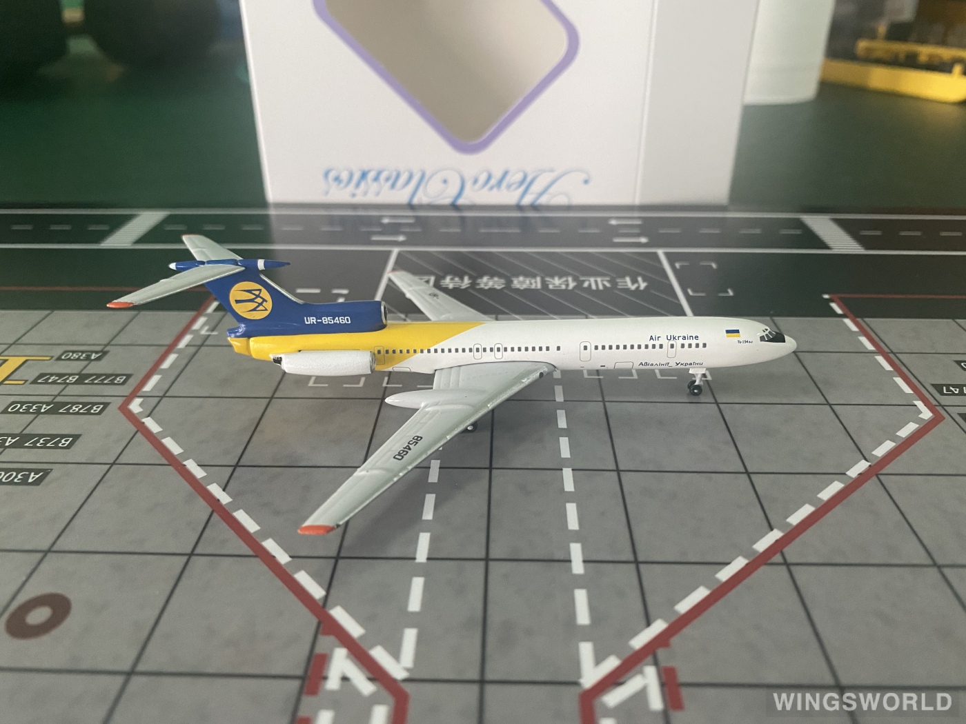 AeroClassics 1:400 AC411188 Air UKraine 乌克兰航空 Tupolev Tu-154 UR-85460
