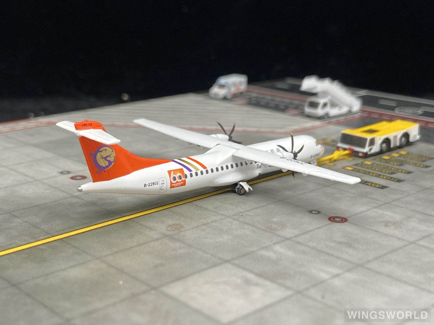 JC Wings 1:400 AM02 TransAsia 复兴航空 ATR 72 B-22802