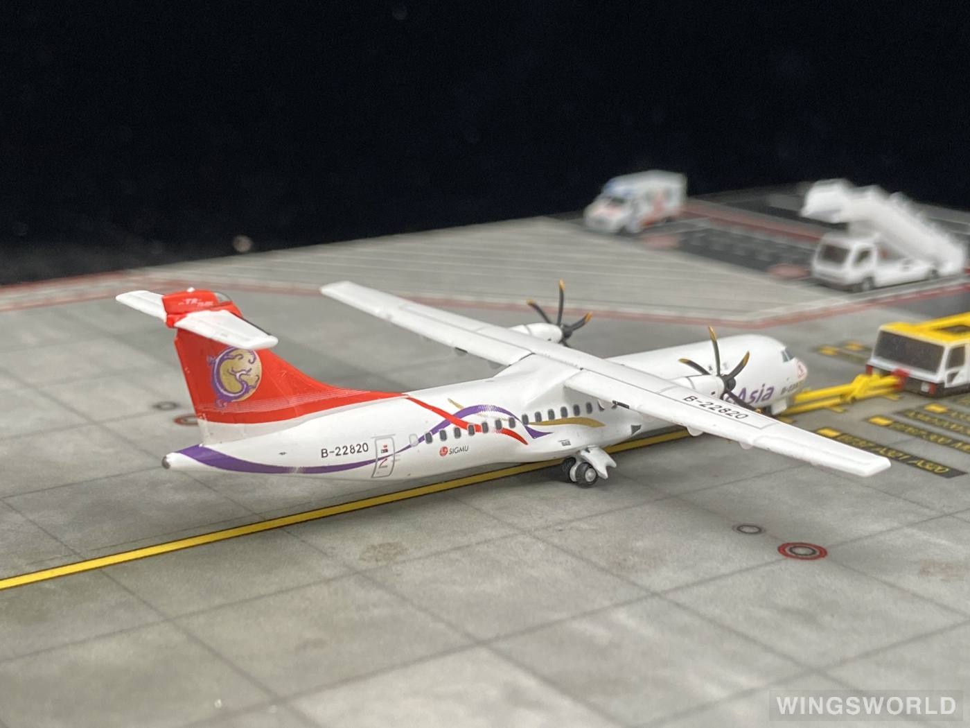 JC Wings 1:400 XX4382 TransAsia 复兴航空 ATR 72 B-22820