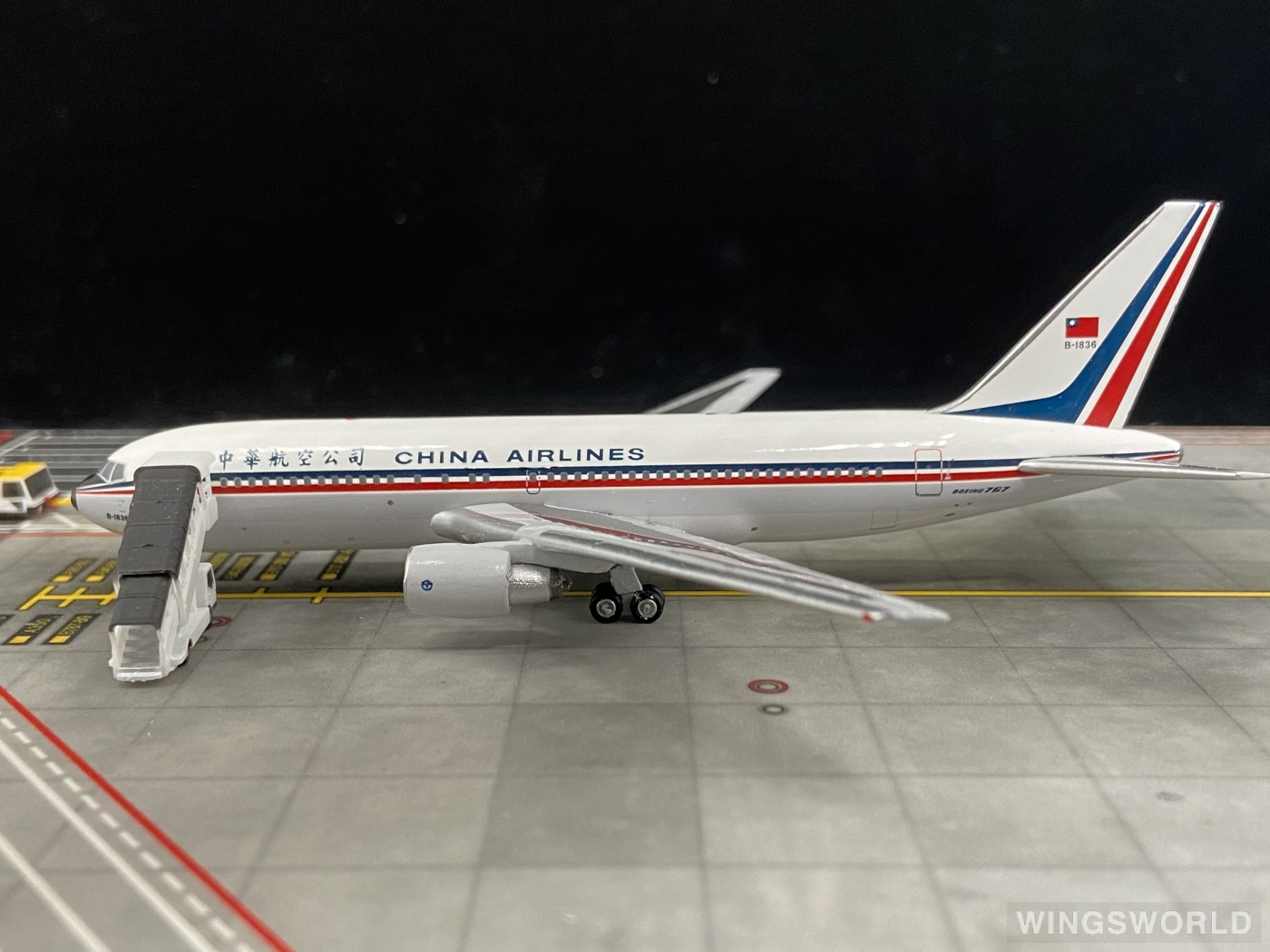 AeroClassics 1:400 AC419453 China Airlines 中华航空 Boeing 767-200 B-1836