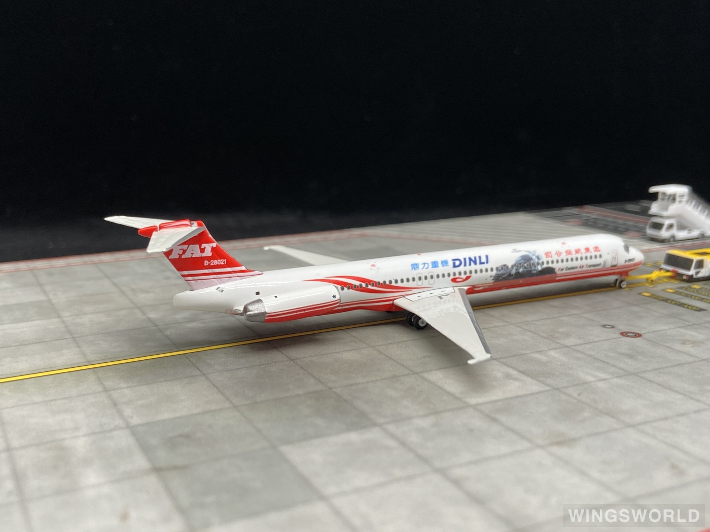Phoenix 1:400 PH10932 FAT 远东航空 McDonnell Douglas MD-82 B-28021