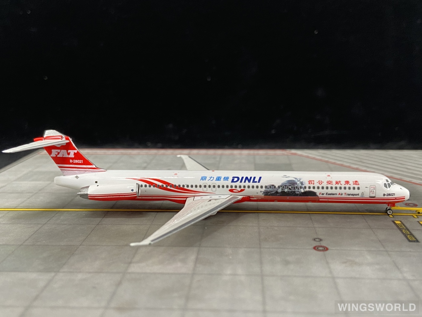 Phoenix 1:400 PH10932 FAT 远东航空 McDonnell Douglas MD-82 B-28021