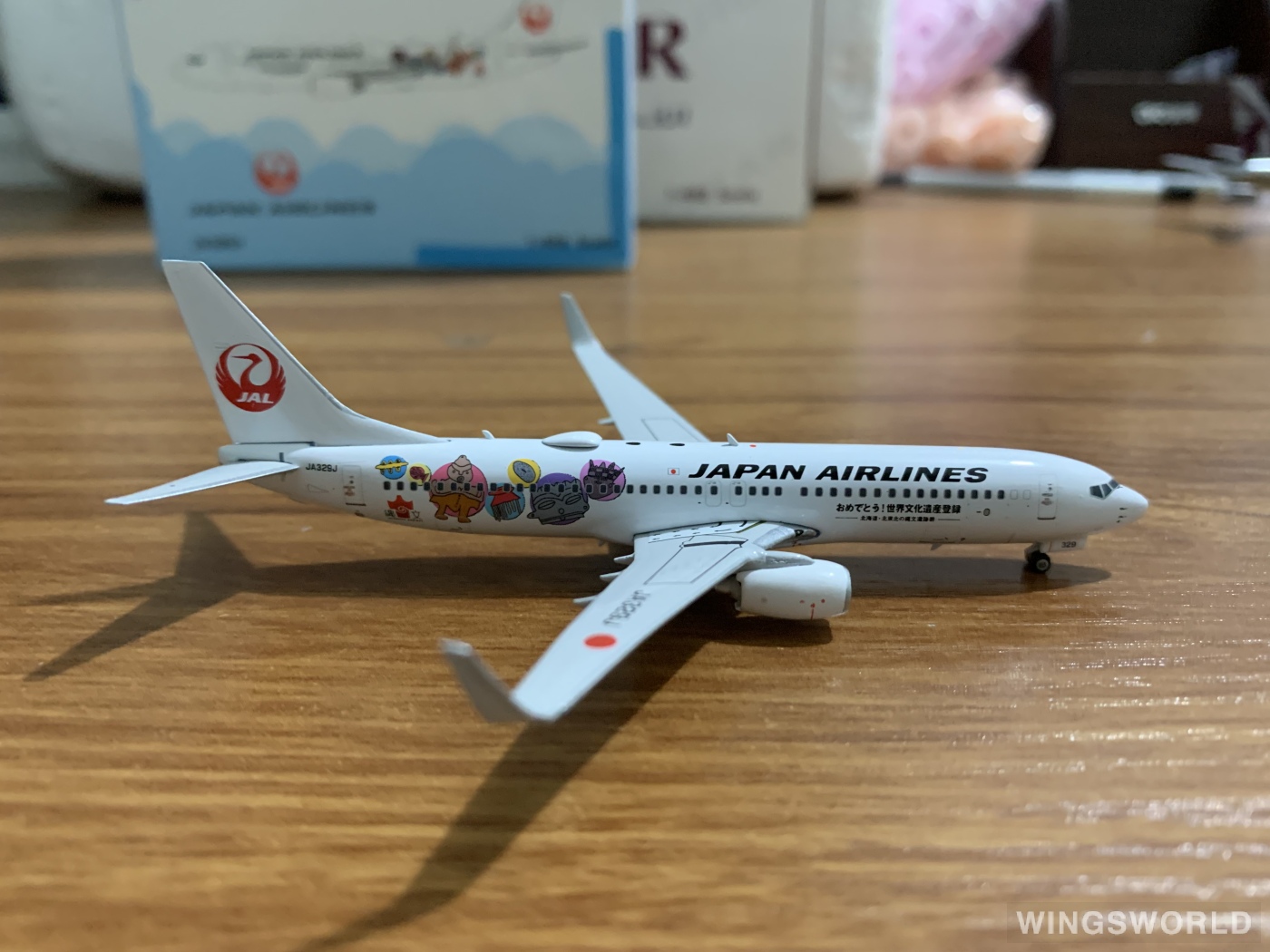 Phoenix 1:400 PH04465 Japan Airlines 日本航空 Boeing 737-800 JA329J