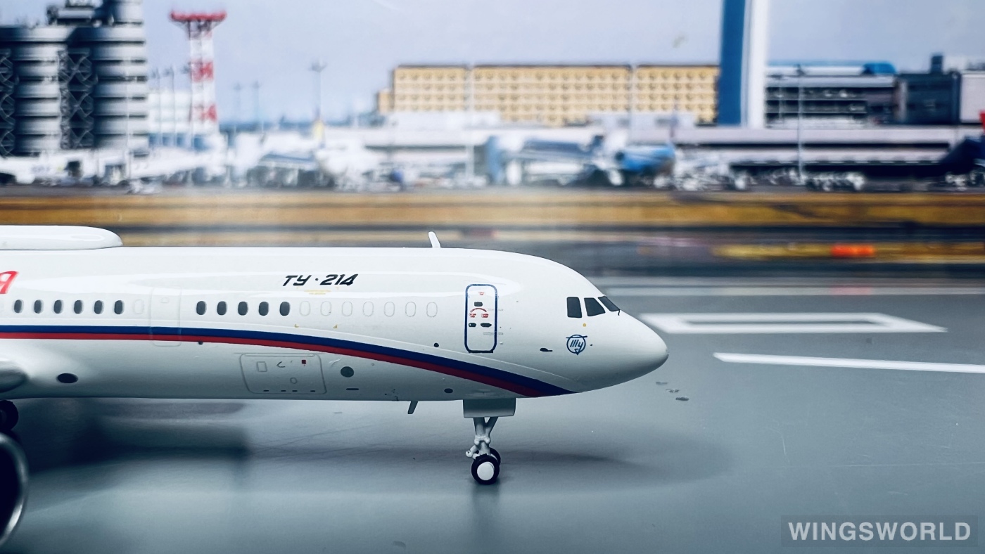 Pandamodel 1:400 202211 Rossiya Special Flight Detachment Tupolev Tu-204 RA-64522