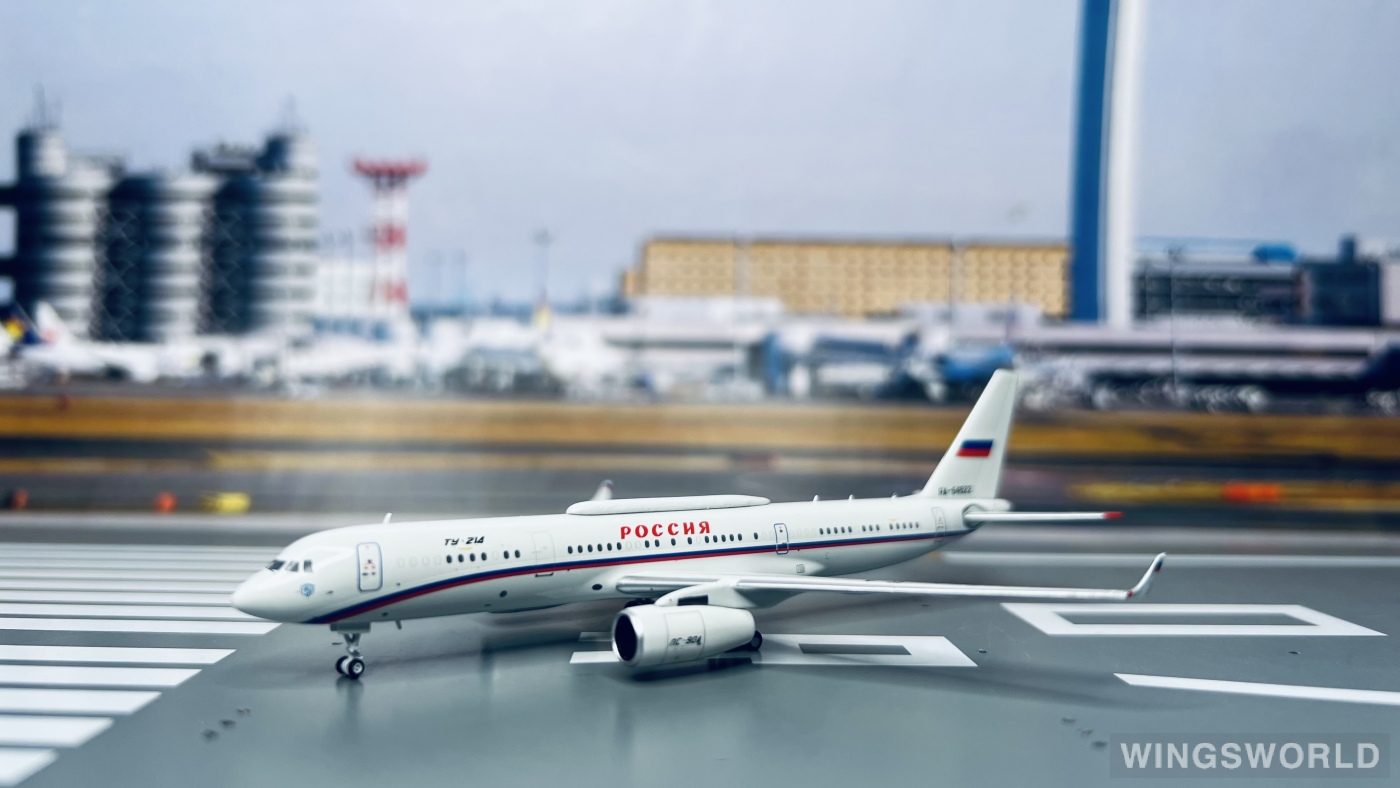 Pandamodel 1:400 202211 Rossiya Special Flight Detachment Tupolev Tu-204 RA-64522