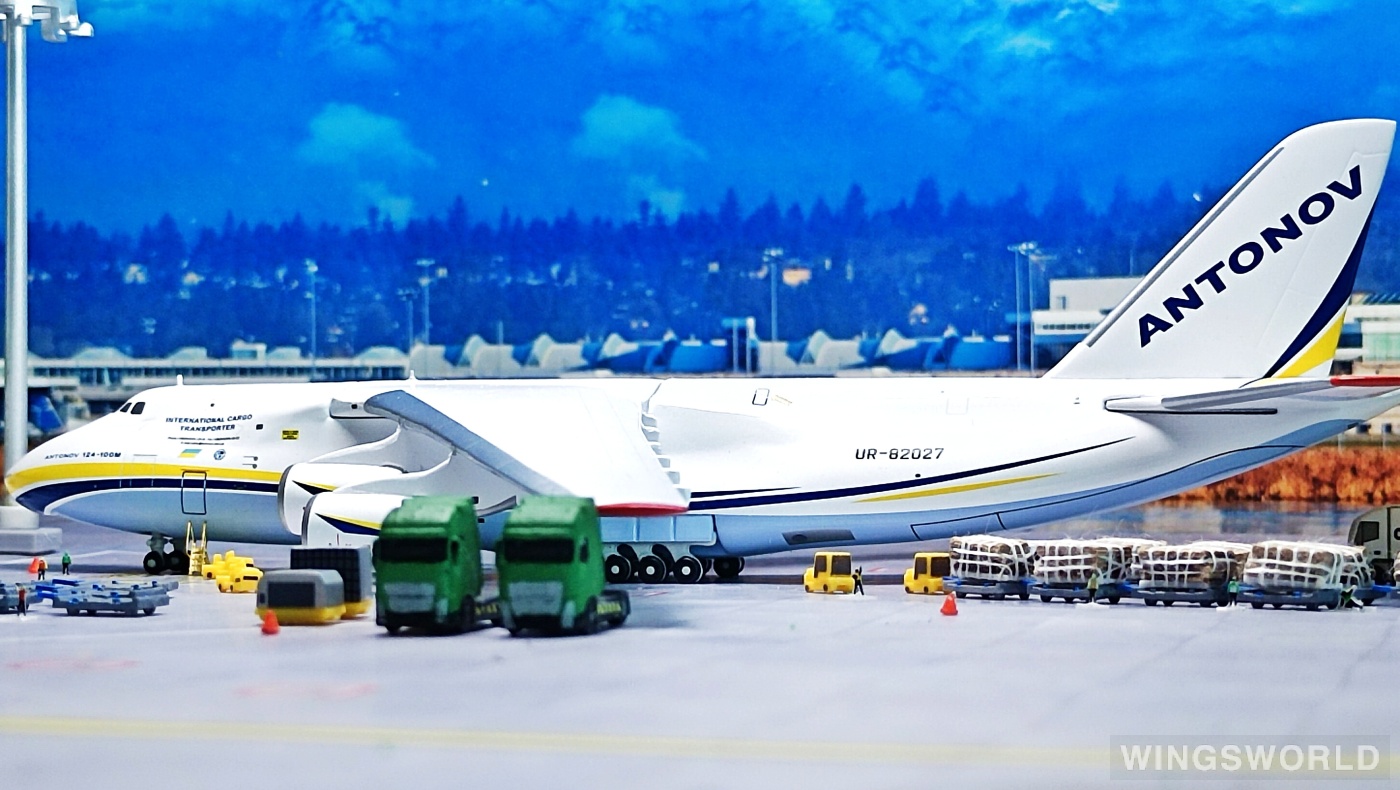Geminijets 1:400 GJADB1989 Antonov 安东诺夫 Antonov An-124 UR-82027