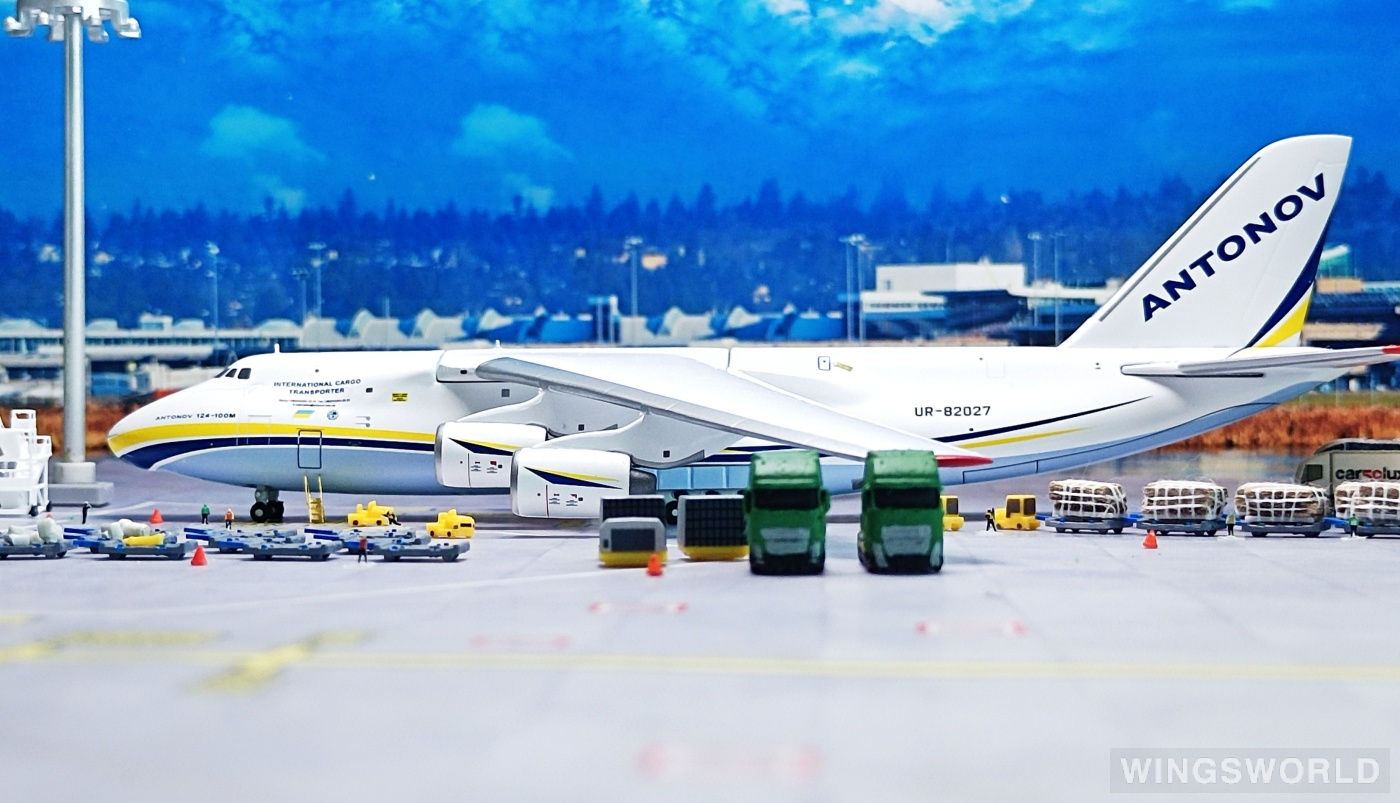 Geminijets 1:400 GJADB1989 Antonov 安东诺夫 Antonov An-124 UR-82027