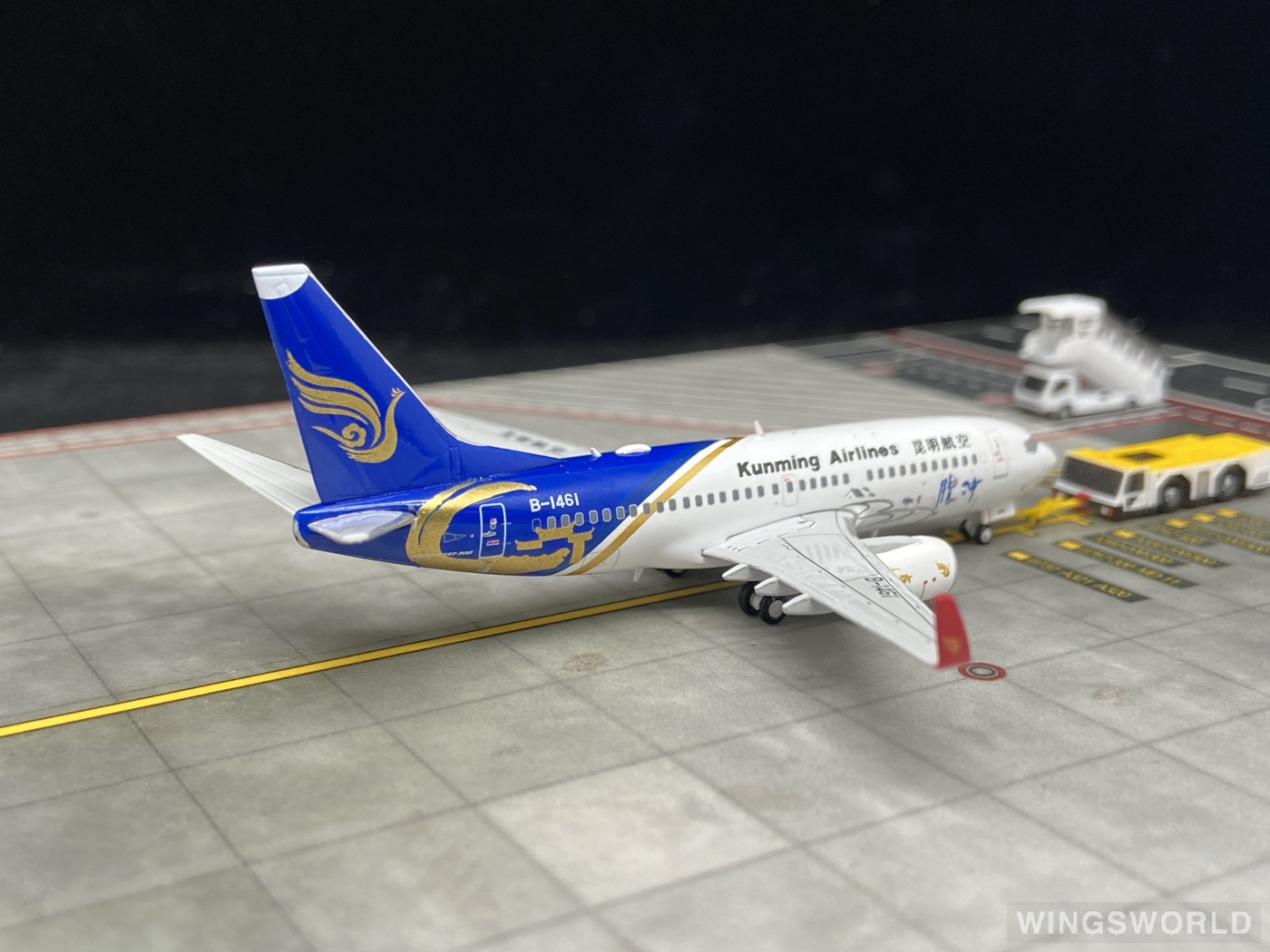 JC Wings 1:400 LH4069 Kunming Airlines 昆明航空 Boeing 737-700 B-1461