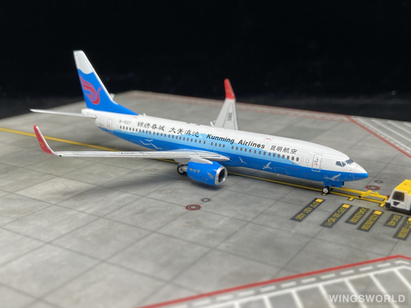 JC Wings 1:400 LH4070 Kunming Airlines 昆明航空 Boeing 737-800 B-1507