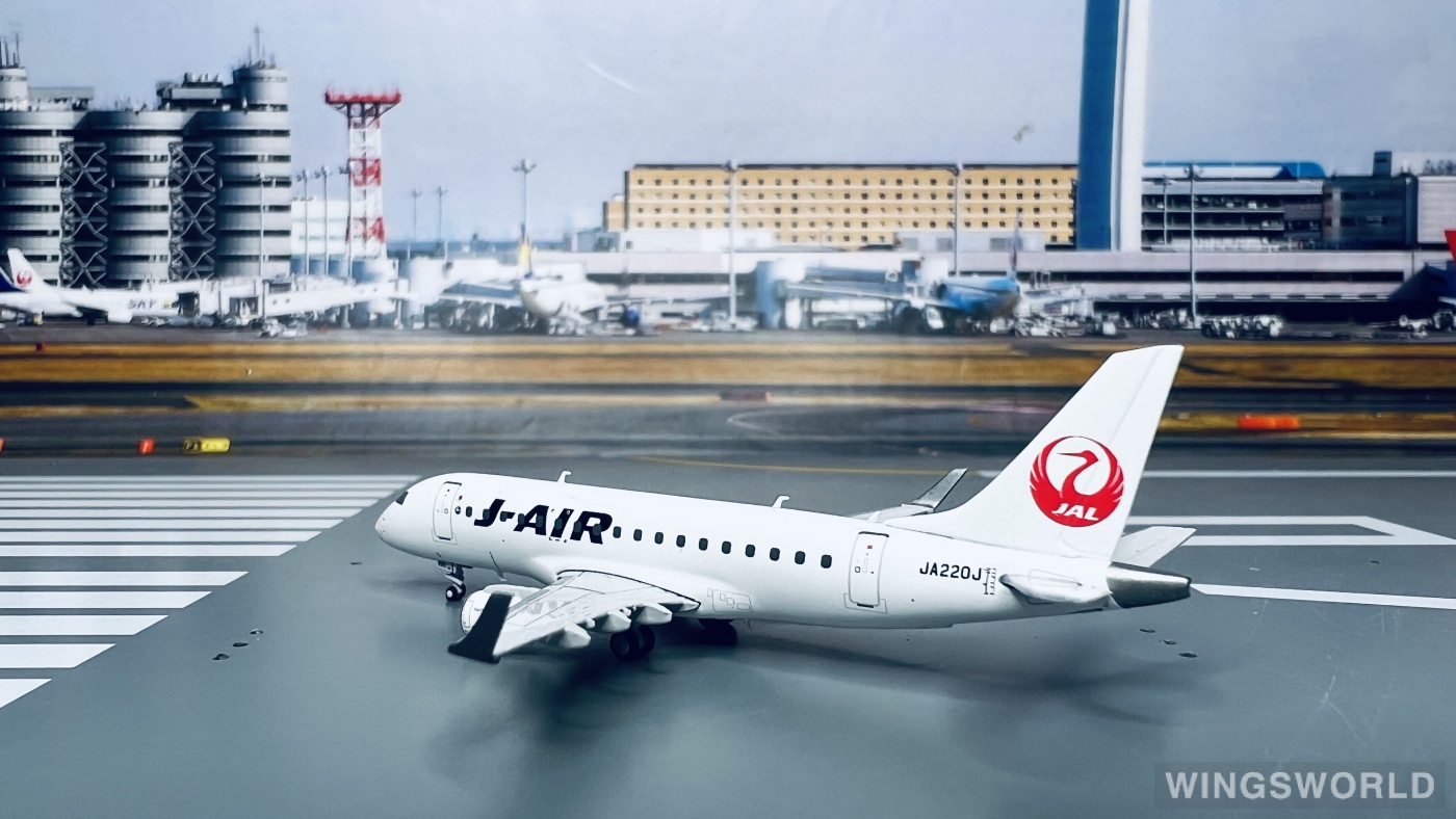 JC Wings 1:400 EW4170004 J-AIR Embraer ERJ-170 JA220J
