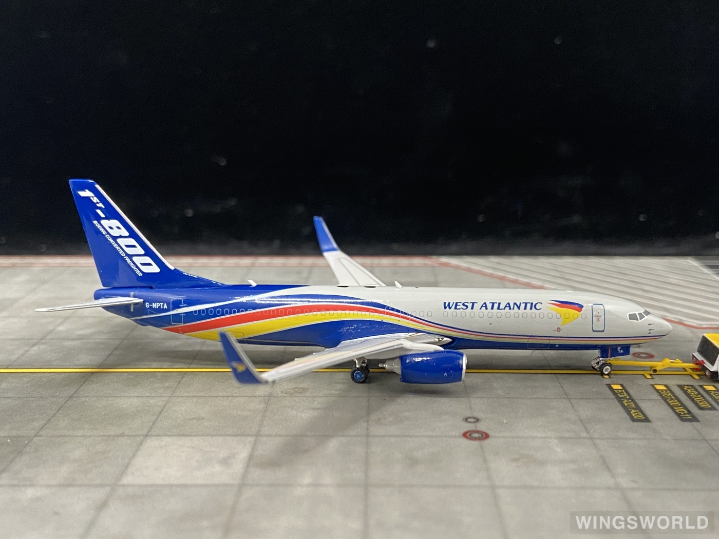 Phoenix 1:400 PH04301 West Atlantic Boeing 737-800 G-NPTA