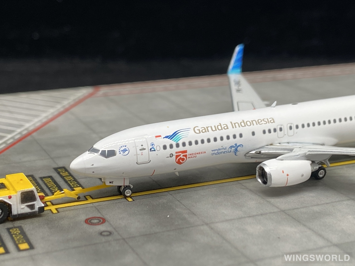 Phoenix 1:400 PH11641 Garuda Indonesia 印度尼西亚鹰航 Boeing 737-800 PK-GMZ