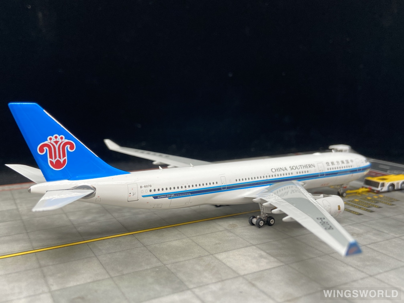 Phoenix 1:400 PH11320 China Southern 中国南方航空 Airbus A330-200 B-6078