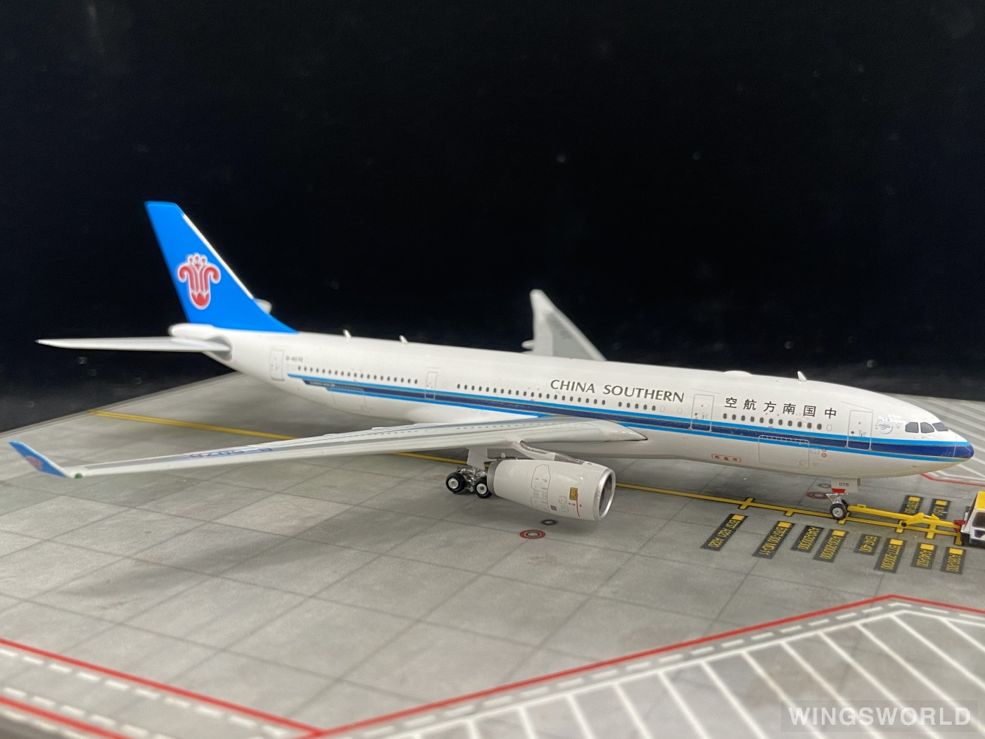 Phoenix 1:400 PH11320 China Southern 中国南方航空 Airbus A330-200 B-6078