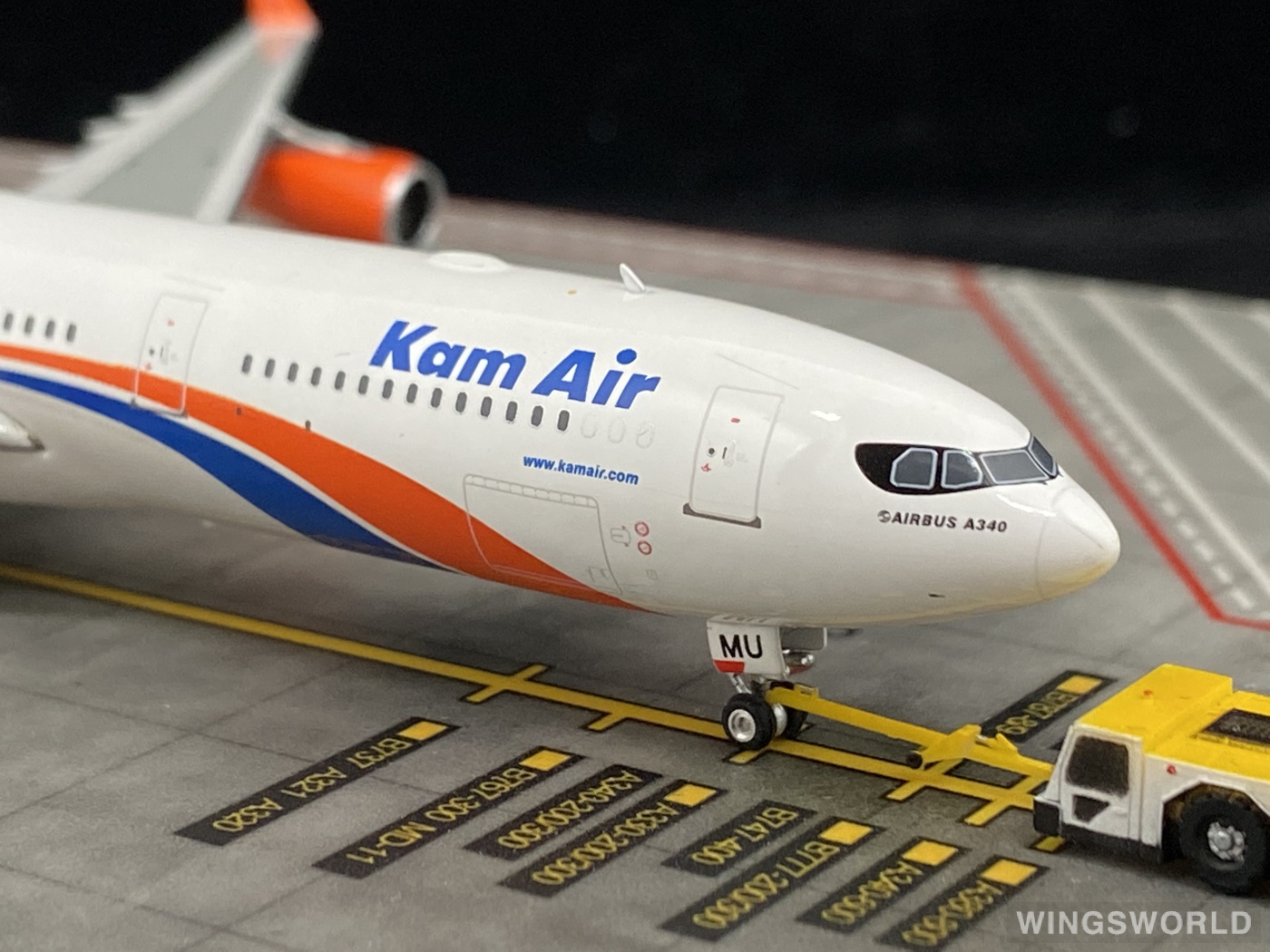 Phoenix 1:400 PH11742 Kam Air 卡姆航空 Airbus A340-300 YA-KMU