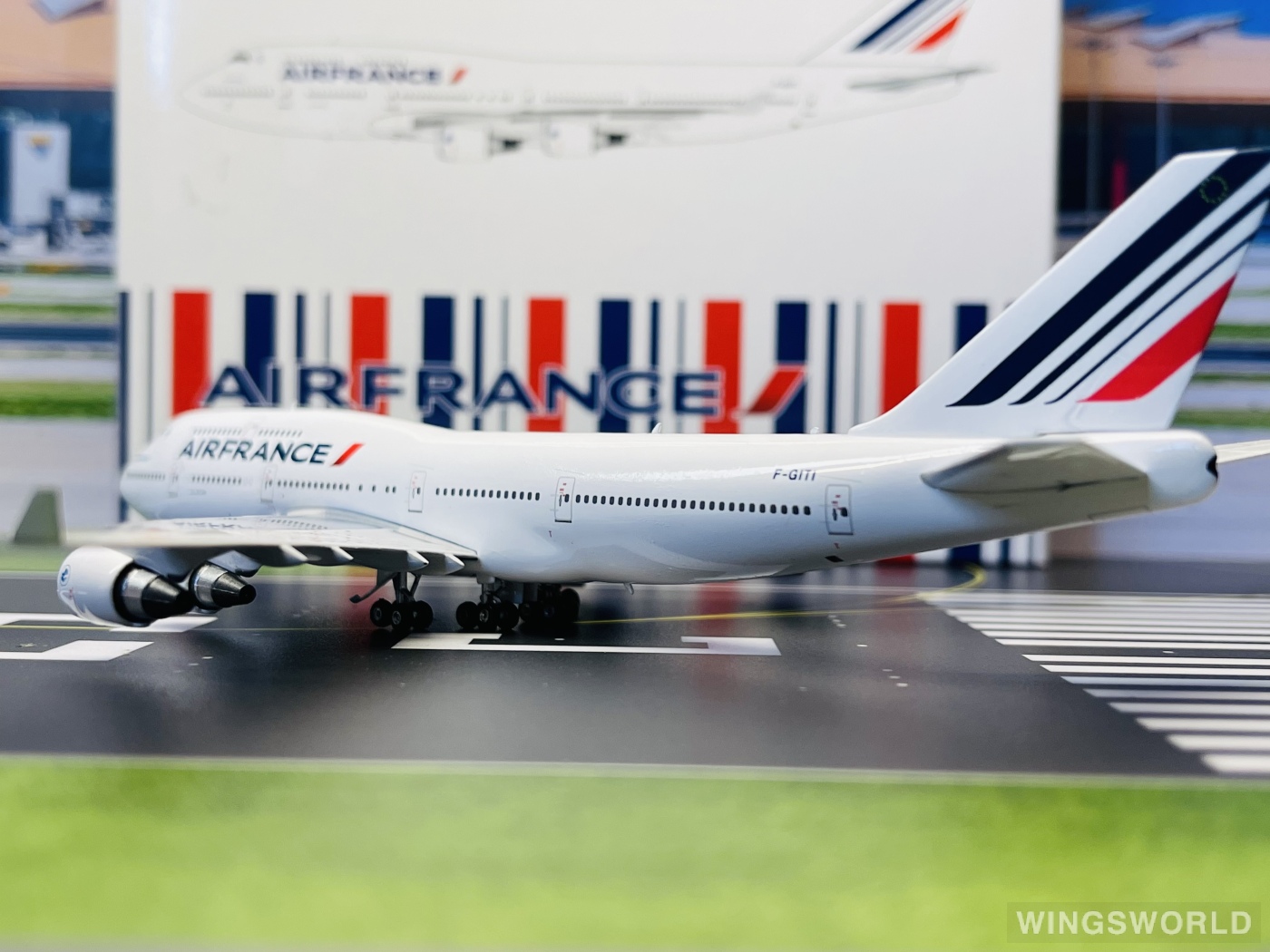 Phoenix 1:400 PH10854 Air France 法国航空 Boeing 747-400 F-GITI