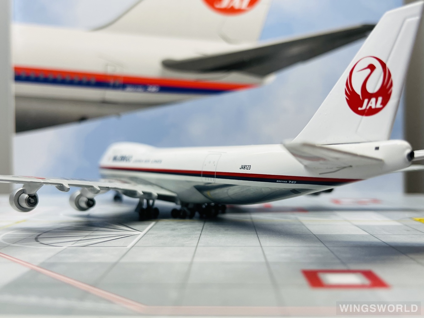 Jet-X 1:400 JA002 Japan Airlines 日本航空 Boeing 747-200 JA8123