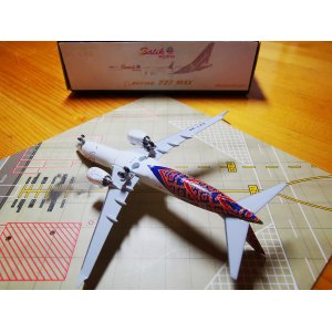 Batik Air 巴泽航空 Boeing 737 MAX 8 9M-LRD Batik Malaysia 11057 Pandamodel 1:400
