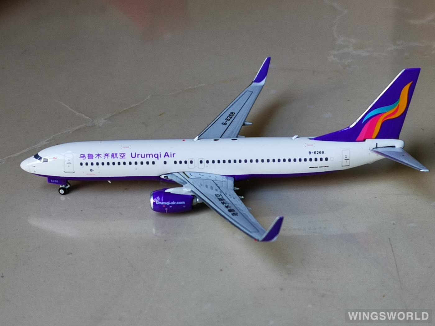 Phoenix 1:400 PH11369 Urumqi Air 乌鲁木齐航空 Boeing 737-800 B-6268