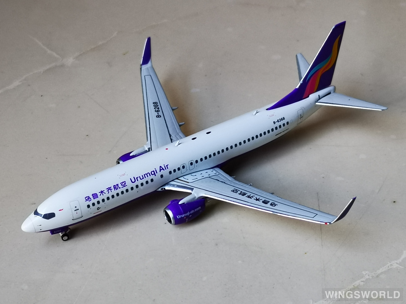Phoenix 1:400 PH11369 Urumqi Air 乌鲁木齐航空 Boeing 737-800 B-6268