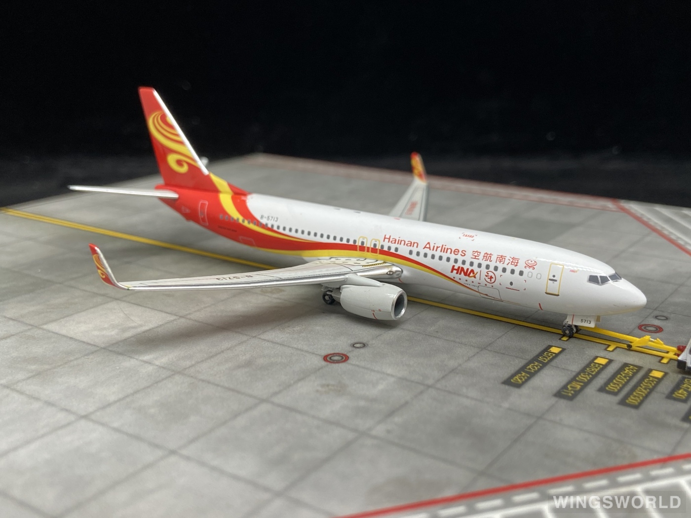 Witty 1:400 WT4738023 Hainan Airlines 海南航空 Boeing 737-800 B-5713