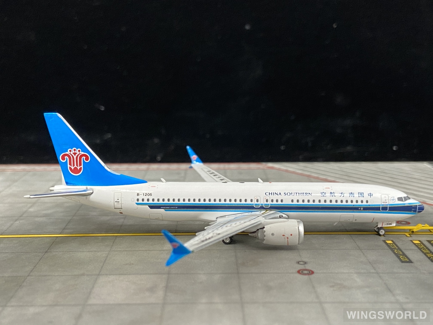 Phoenix 1:400 PH11437 China Southern 中国南方航空 Boeing 737 MAX 8 B-1205