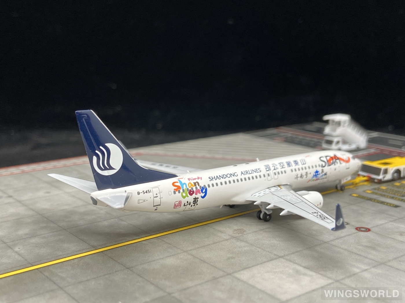 Pandamodel 1:400 PM-B-5451 Shandong Airlines 山东航空 Boeing 737-800 B-5451