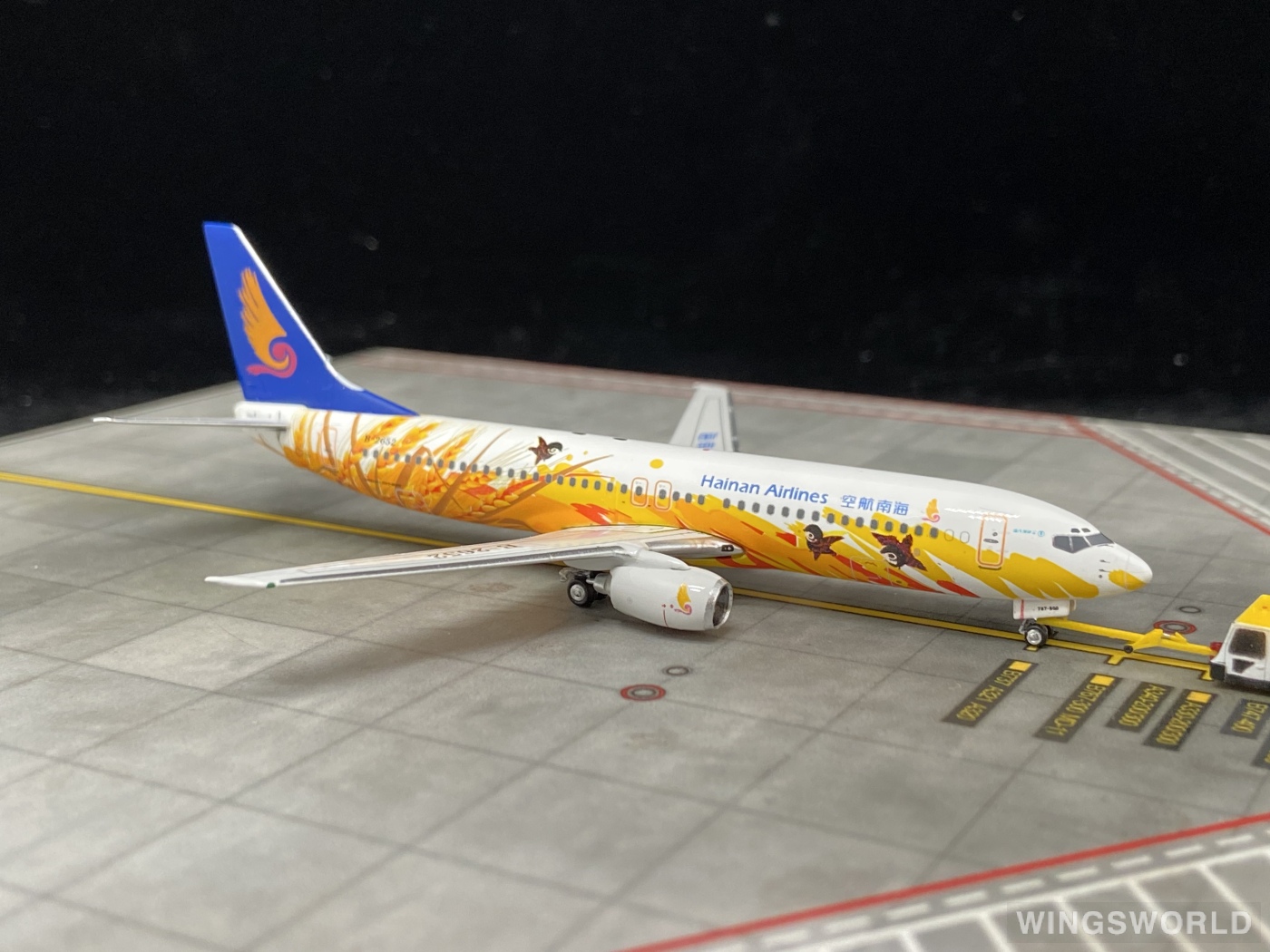 Phoenix 1:400 PH10642 Hainan Airlines 海南航空 Boeing 737-800 B-2652