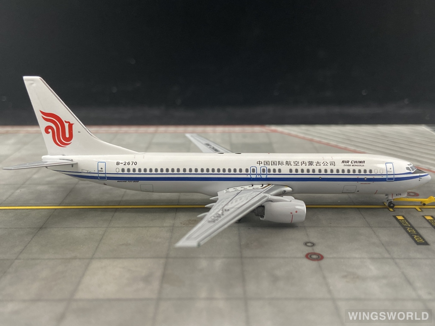 Pandamodel 1:400 PM-B2670 Air China 中国国际航空 Boeing 737-800 B-2670